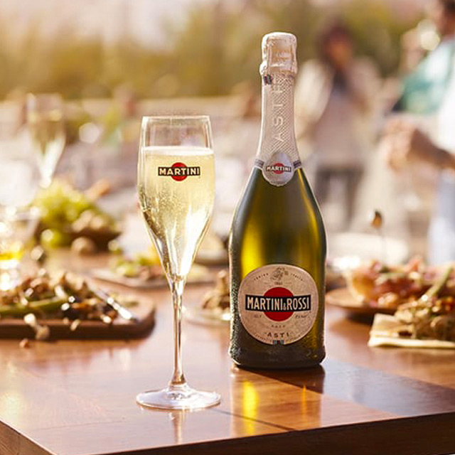 Dry & Sweet Vermouth Cocktails Martini Cocktails MARTINI & ROSSI®