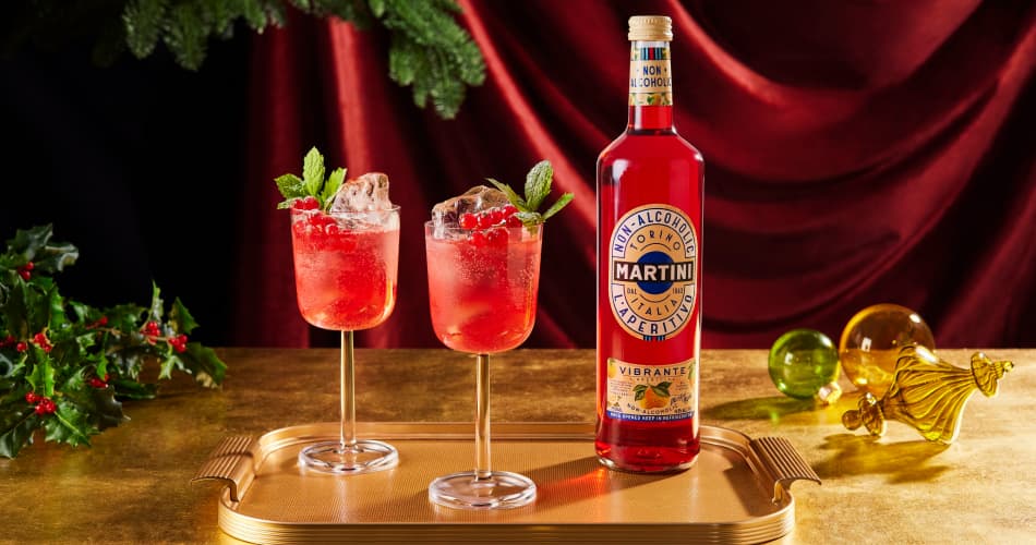 A Guide To Hosting The Perfect Christmas Party - Martini Rossi